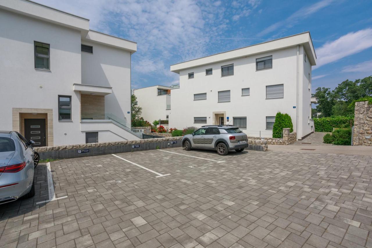 Apartments Vengust Malinska Exterior foto